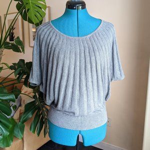 Express Gray Short Sleeve Knit Top, batwing sleeves